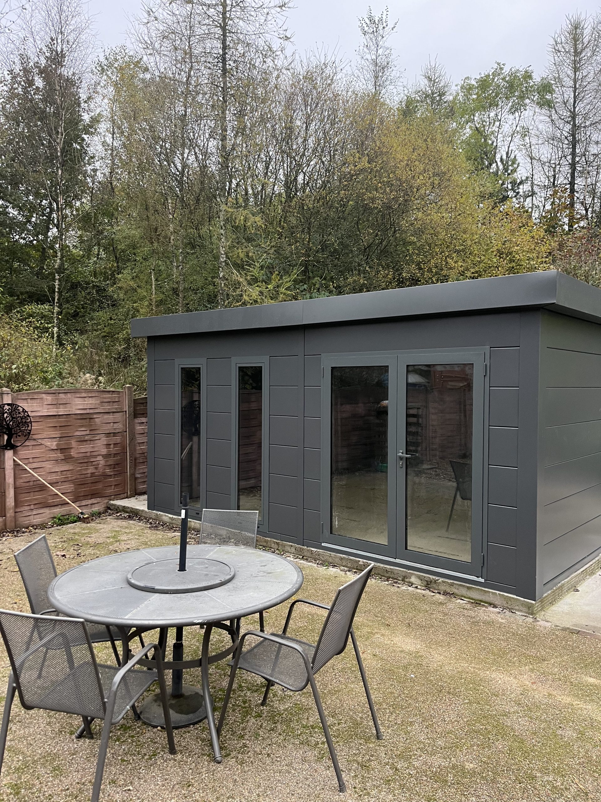 Garden Life Online's COMO 5 garden room in Anthracite Grey
